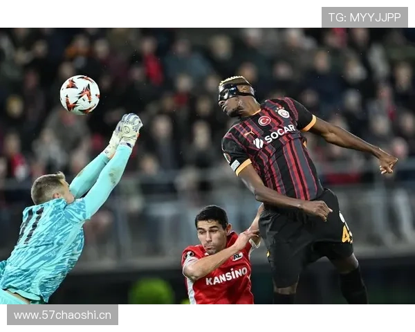 曼联近期表现波动加剧,体系性问题逐步反映于比赛走势 曼联近期表现波动加剧,体系性问题逐步反映于比赛走势