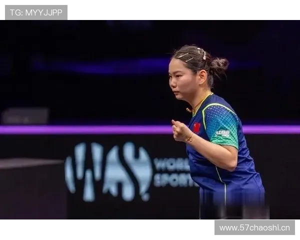 何卓佳私下穿得比赛场还飒，这姐是去打球还是走秀？